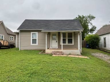 Main picture of 1712 W Logan Ave