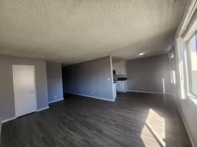 Main picture of 123 S Catalina St