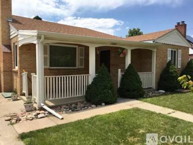 Main picture of 2645 Locust St