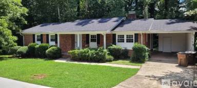 Main picture of 1301 Pisgah Church Rd