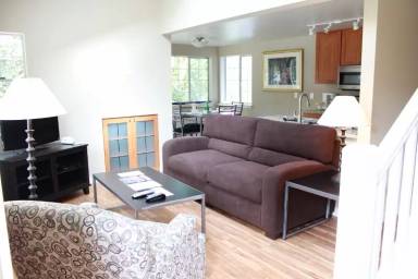 Main picture of 808 2nd Ave