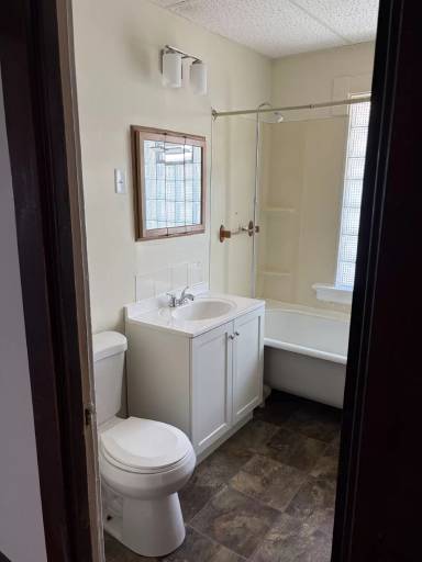Main picture of 2310 W Lloyd St