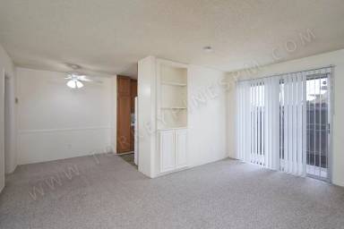 Main picture of 945 Chalcedony St