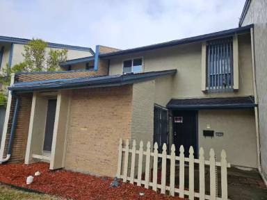 Main picture of 4008 Towngate Blvd