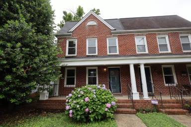 Main picture of 1423 Lakeview Ave
