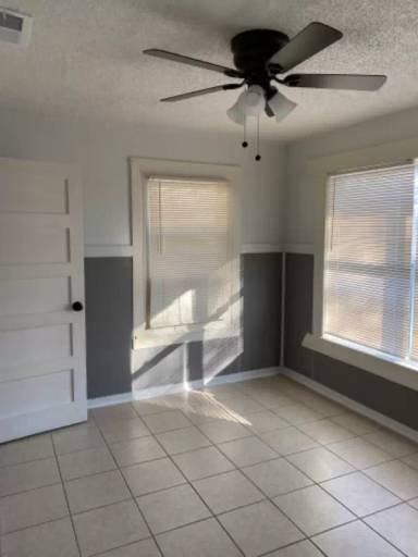 Main picture of 8339 White Settlement Rd