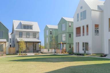 Main picture of 934 Hangar Dr