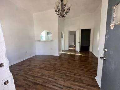 Main picture of 1105 N 12th St