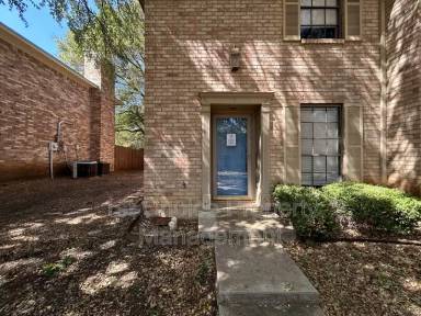 Main picture of 7318 Kingswood Cir