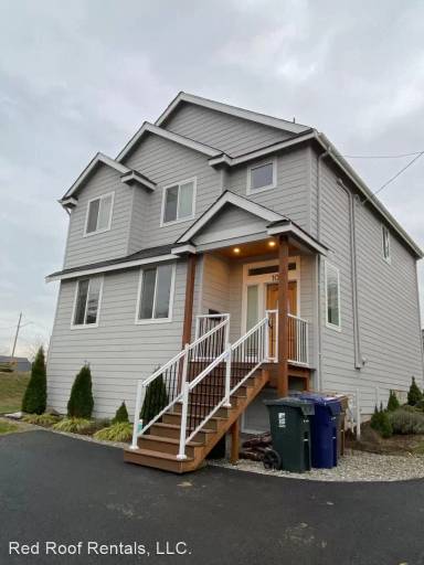 Main picture of 1016 E 40th St