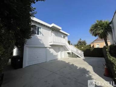 Main picture of 2225 Thurman Ave