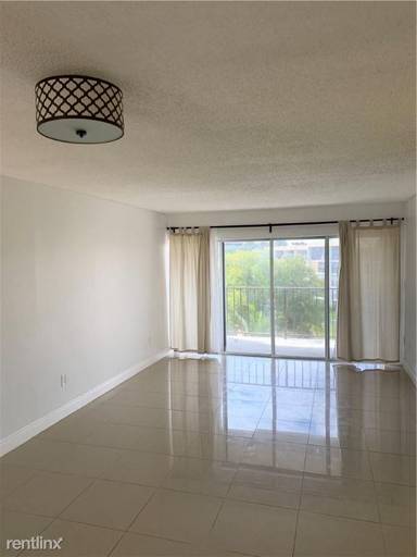 Main picture of 9190 Fontainebleau Blvd