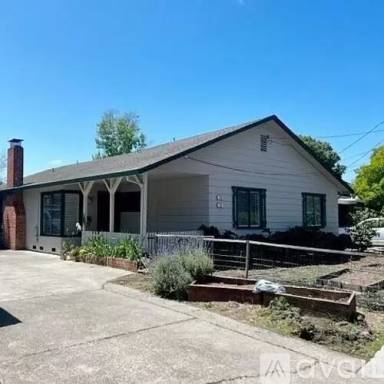 Main picture of 320 Lomitas Ln