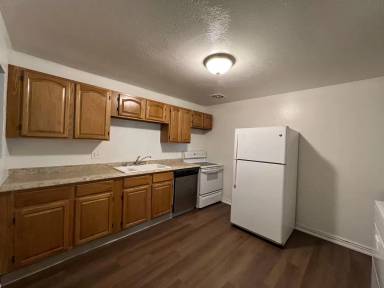 Main picture of 2575 S Sheridan Blvd