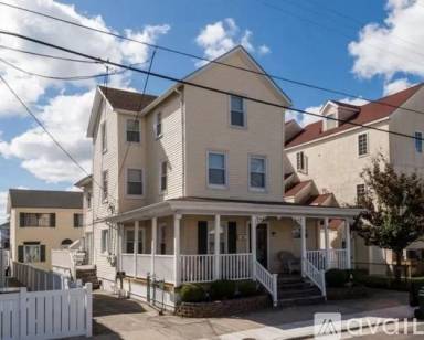 Main picture of 120 E Leaming Ave