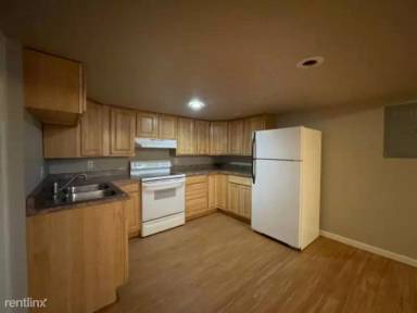 Main picture of 1017 1/2 Avenue B