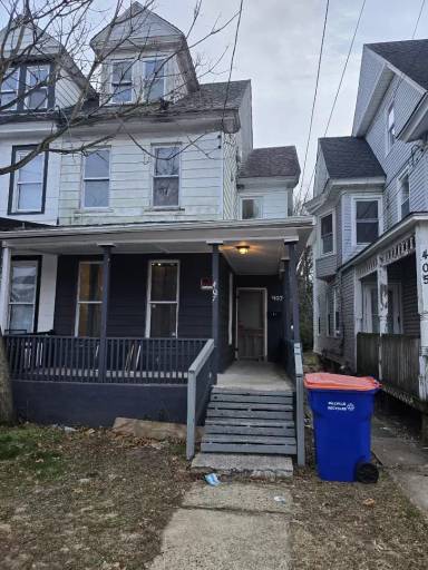Main picture of 403 Vine St E