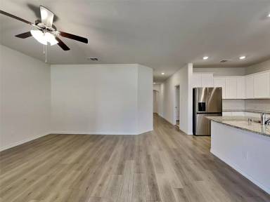 Main picture of 330 Headwater Dr