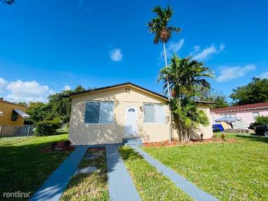 Main picture of 915 NW 59th St