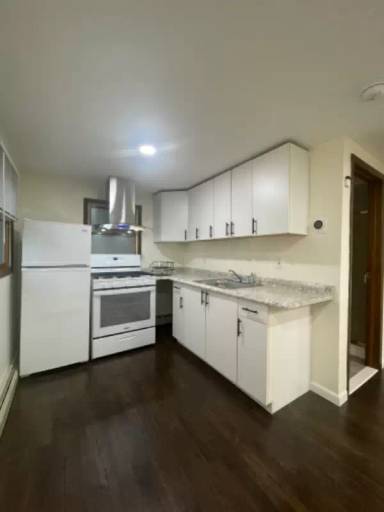 Main picture of 12 Manor Ave