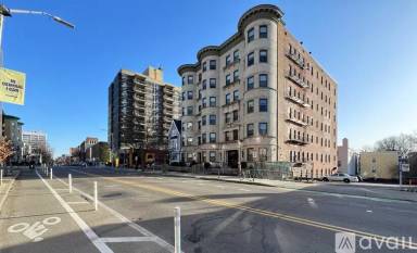 Main picture of 884 Massachusetts Ave