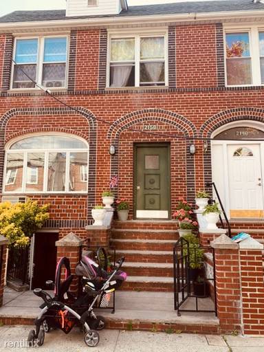 Main picture of 2150 E 1st St