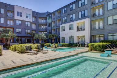 Main picture of 2805 Manor Rd
