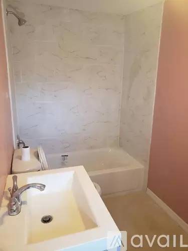Main picture of 2577 NE 182nd St