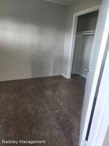 Main picture of 27 E Ridge Rd