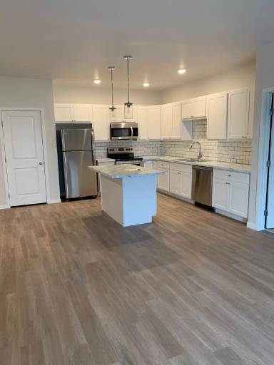 Main picture of Sunset Bluffs Apartments