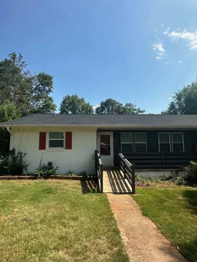 Main picture of Dove Cir