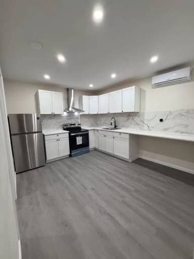 Main picture of 636 Beach 22nd St