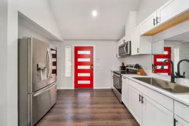 Main picture of 20621 92nd Ave S