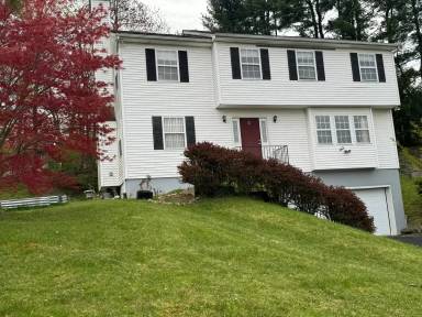 Main picture of 9 Delancy Ave