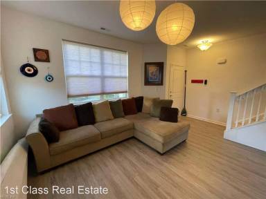 Main picture of 2339 Whitman St