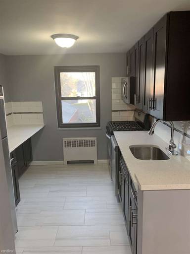 Main picture of 364 Church St
