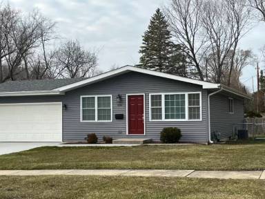 Main picture of 924 Spring Ave