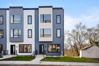 Main picture of 2520 Elvans Rd SE