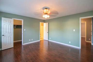 Main picture of 570 Somerset Ln