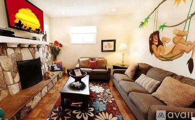 Main picture of 1318 W Katella Ave