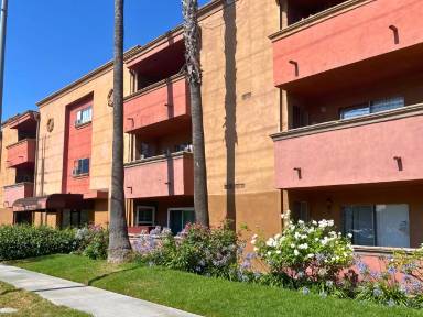 Main picture of 7817 Reseda Blvd