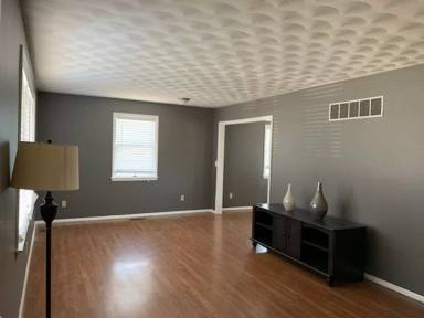 Main picture of 808 Fieldcrest Dr