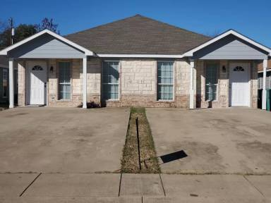 Main picture of 117 W Wilson Ave