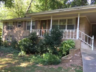 Main picture of 3001 Carrie Dr NW