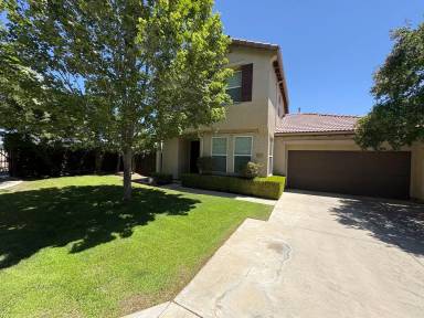 Main picture of 3310 N Tilden Ct