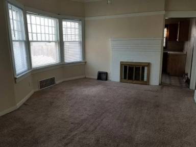 Main picture of 1525 W 2nd St