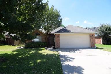 Main picture of 913 Woodhollow Dr