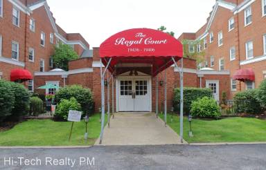 Main picture of 19406 Van Aken Blvd