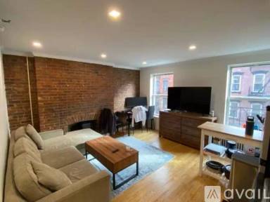 Main picture of 161 Ludlow St