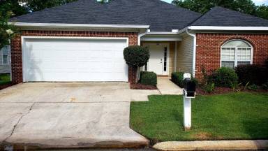Main picture of 134 Huntington Dr